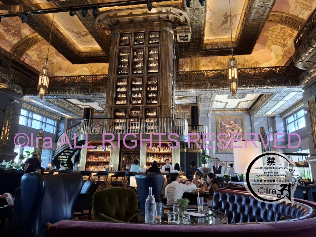 ATLASシンガポールのブギスにある人気バーラウンジの店内写真